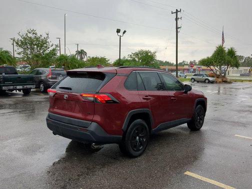 2020 Toyota RAV4 LE