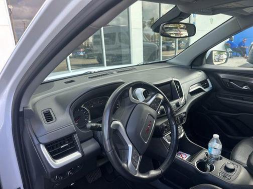 Summit White 2022 GMC Terrain SLT