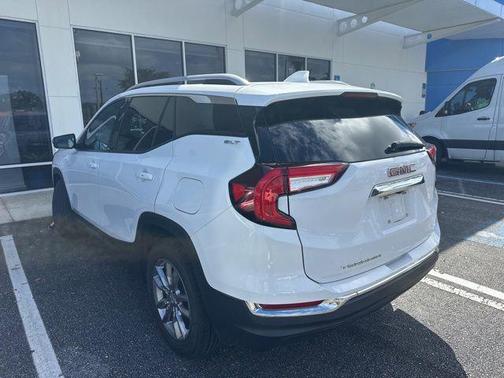 Summit White 2022 GMC Terrain SLT