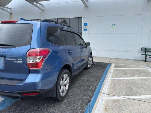 2016 Subaru Forester 2.5i