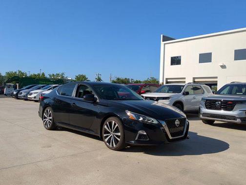 2020 Nissan Altima SR FWD