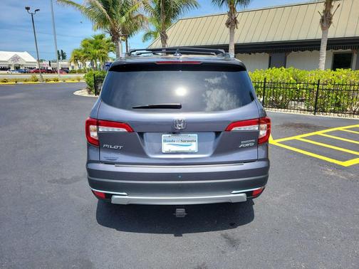 Modern Steel Metallic 2022 Honda Pilot Touring 8-Passenger