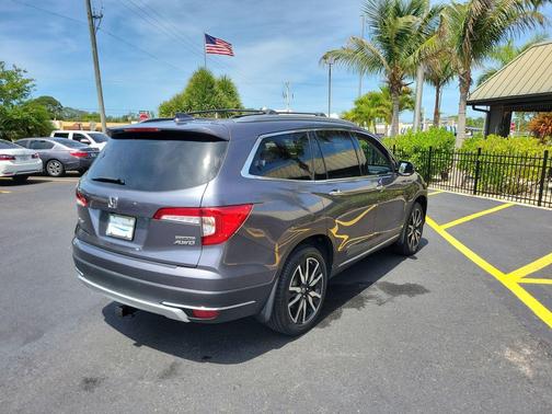 Modern Steel Metallic 2022 Honda Pilot Touring 8-Passenger