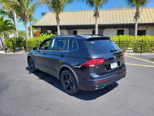 Deep Black Pearl 2023 Volkswagen Tiguan 2.0T SE R-Line Black 4MOTION