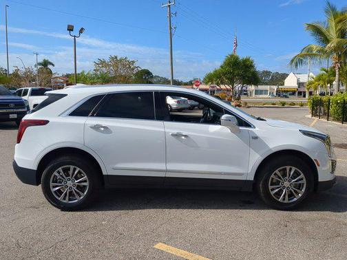 2022 Cadillac XT5 Premium Luxury