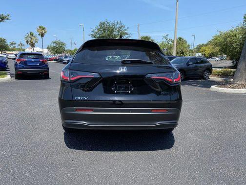 2025 Honda HR-V LX