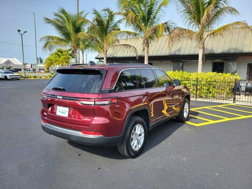 2024 Jeep Grand Cherokee Laredo