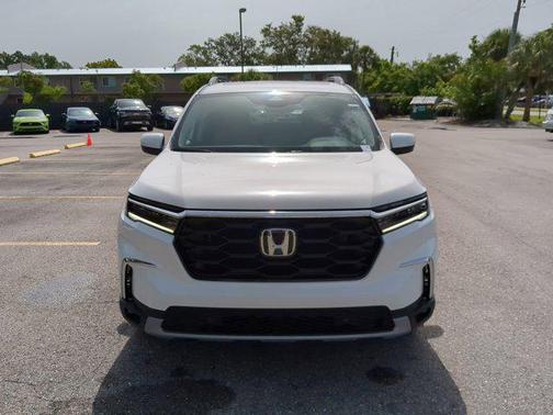 2025 Honda Pilot Touring 8-Passenger