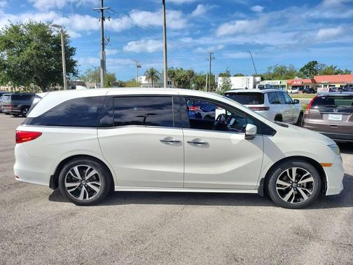 Lunar Silver Metallic 2019 Honda Odyssey Elite