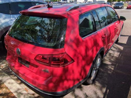 2017 Volkswagen Golf Alltrack TSI SE