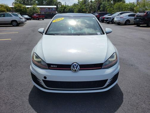 Pure White 2015 Volkswagen Golf GTI 2.0T SE 4-Door