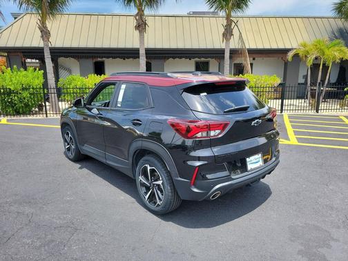 Mosaic Black Metallic 2022 Chevrolet Trailblazer RS