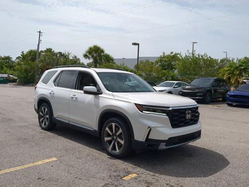2025 Honda Pilot Touring 8-Passenger