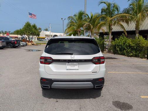 2025 Honda Pilot Touring 8-Passenger