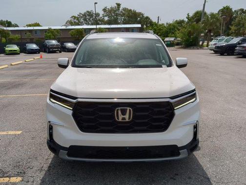 2025 Honda Pilot Touring 8-Passenger