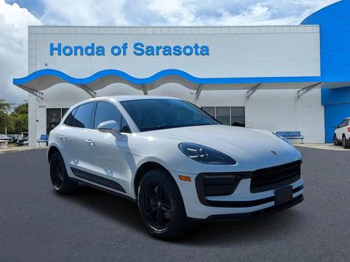 2022 Porsche Macan Base