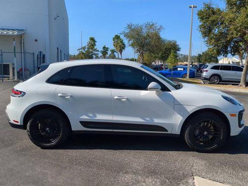 2022 Porsche Macan Base