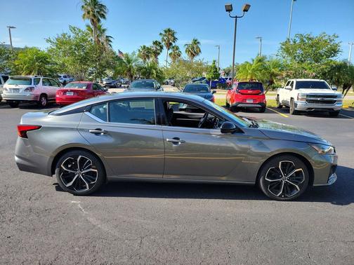 Gun Metallic 2024 Nissan Altima SR FWD