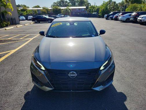 Gun Metallic 2024 Nissan Altima SR FWD