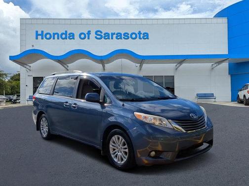 2014 Toyota Sienna XLE