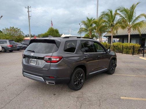 2025 Honda Pilot Touring 8-Passenger