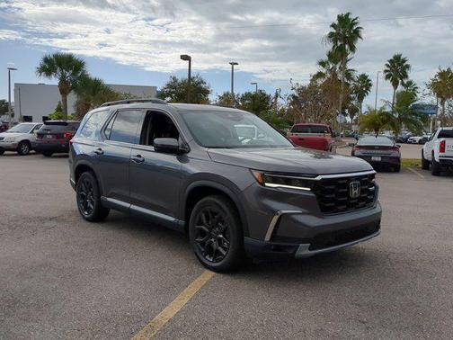2025 Honda Pilot Touring 8-Passenger