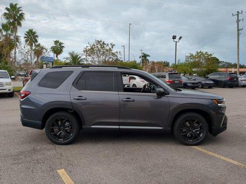2025 Honda Pilot Touring 8-Passenger