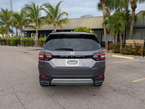 2025 Honda Pilot Touring 8-Passenger