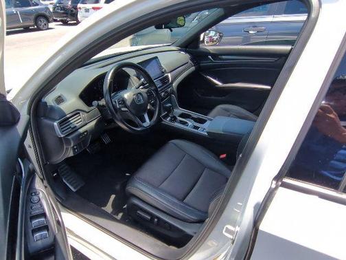 Platinum White Pearl 2019 Honda Accord Sport