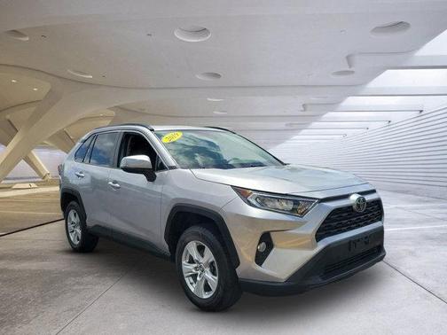 Silver Sky Metallic 2019 Toyota RAV4 XLE