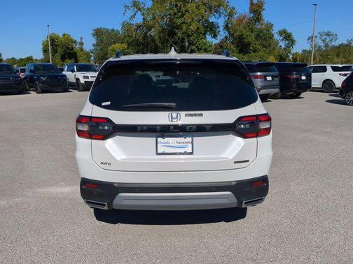 2025 Honda Pilot Touring 8-Passenger