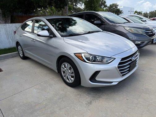 2018 Hyundai ELANTRA SE