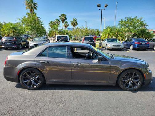Gloss Black 2020 Chrysler 300 Touring
