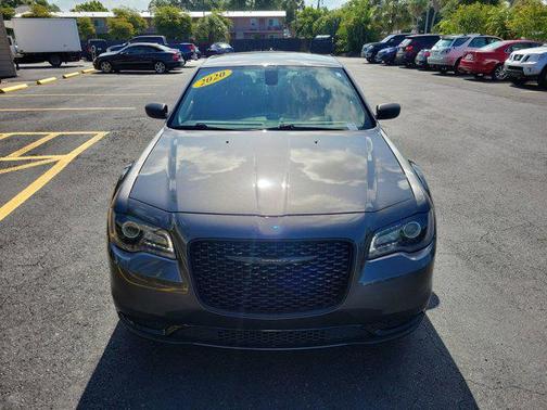 Gloss Black 2020 Chrysler 300 Touring