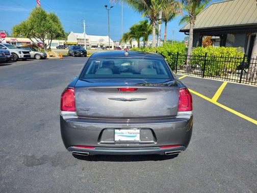 Gloss Black 2020 Chrysler 300 Touring