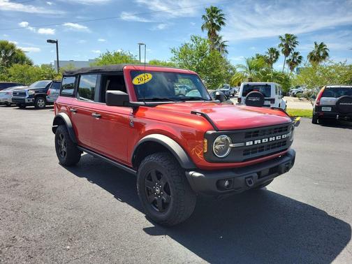 Hot Pepper Red Metallic Tinted Clearcoat 2022 Ford Bronco Black Diamond
