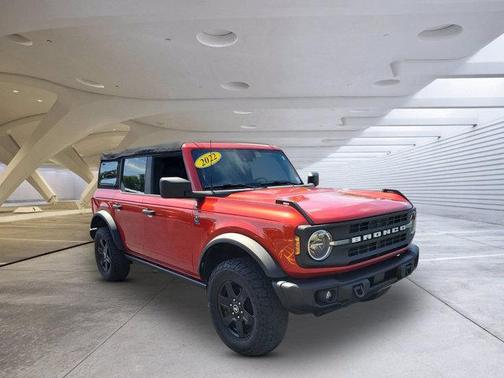Hot Pepper Red Metallic Tinted Clearcoat 2022 Ford Bronco Black Diamond