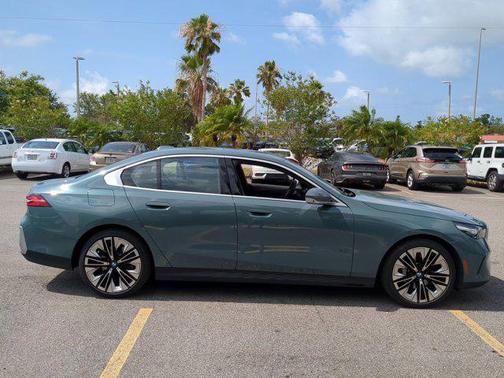 2024 BMW 530 i
