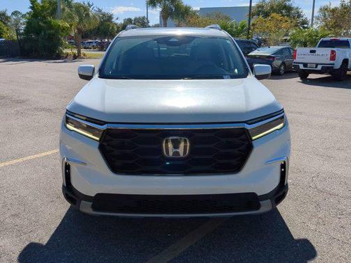 2023 Honda Pilot Touring 8-Passenger