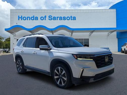 2023 Honda Pilot Touring 8-Passenger