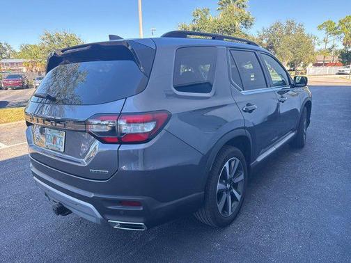 2025 Honda Pilot Touring 8-Passenger