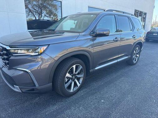 2025 Honda Pilot Touring 8-Passenger