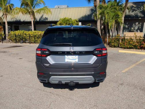 2025 Honda Pilot Touring 8-Passenger