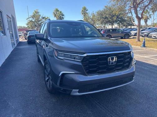 2025 Honda Pilot Touring 8-Passenger