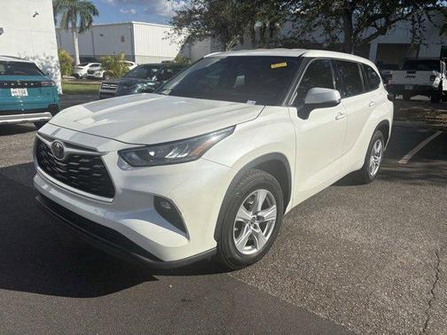 2020 Toyota Highlander LE