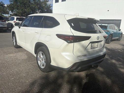 2020 Toyota Highlander LE