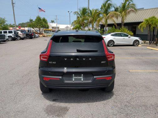2024 Volvo XC40 B5 Core Bright Theme
