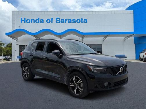 2024 Volvo XC40 B5 Core Bright Theme