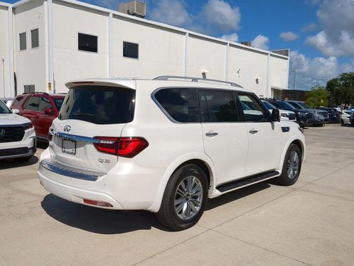 2024 INFINITI QX80 Luxe