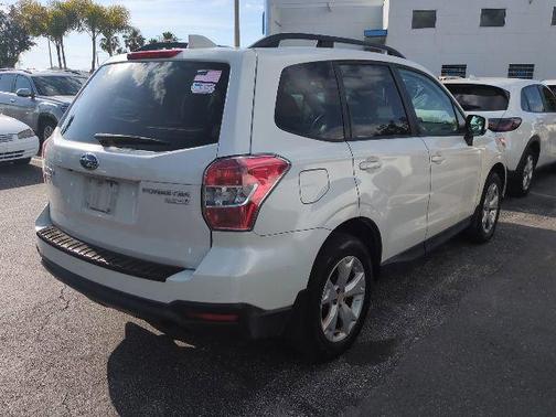 Crystal White Pearl 2016 Subaru Forester 2.5i Premium